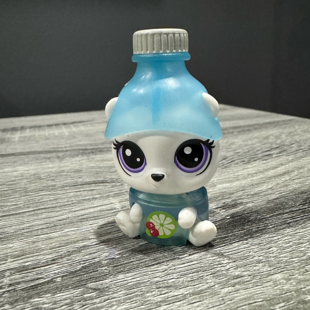 Littlest Pet Shop | Thirsty Pets #4-168: Polar Bear - Collectible Figure
